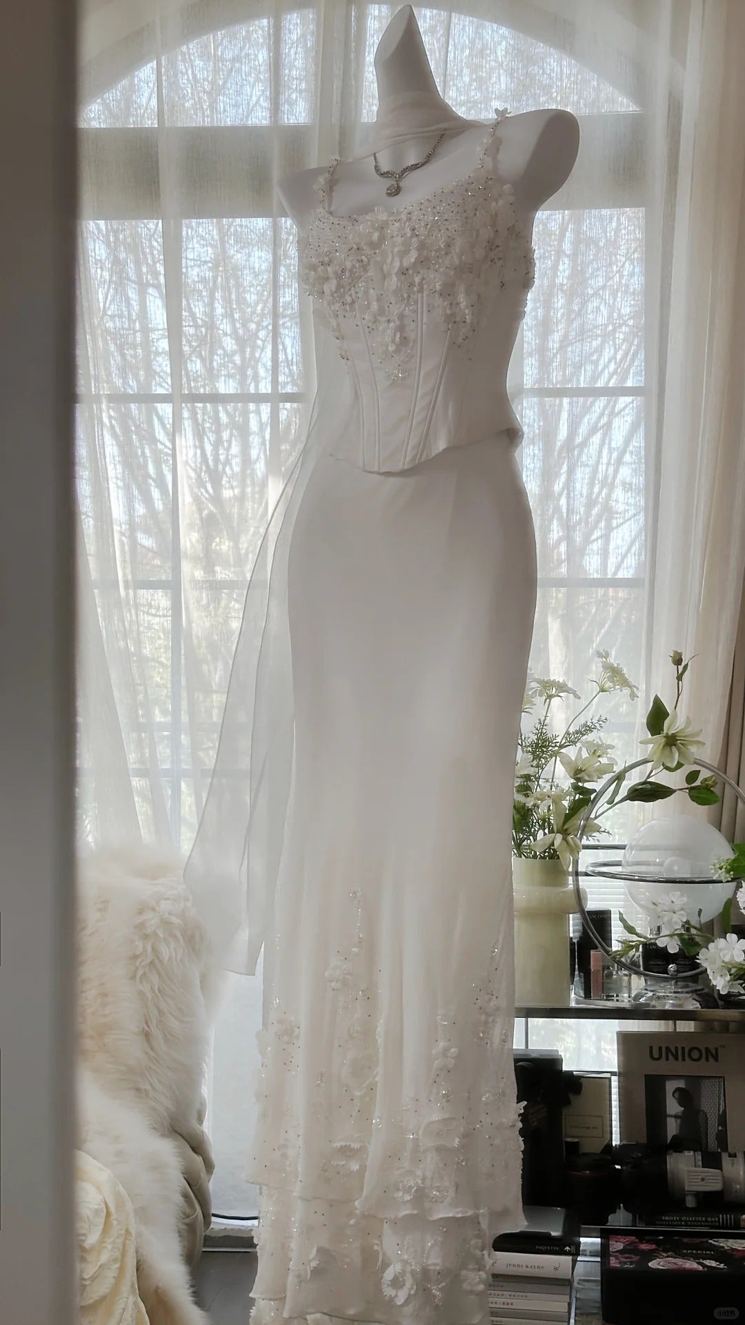 White Elegant Fashion Exquisite Floral Beaded Long Chiffon Ball Gown Evening Dress Party Dress Two Piece Set HZ1023