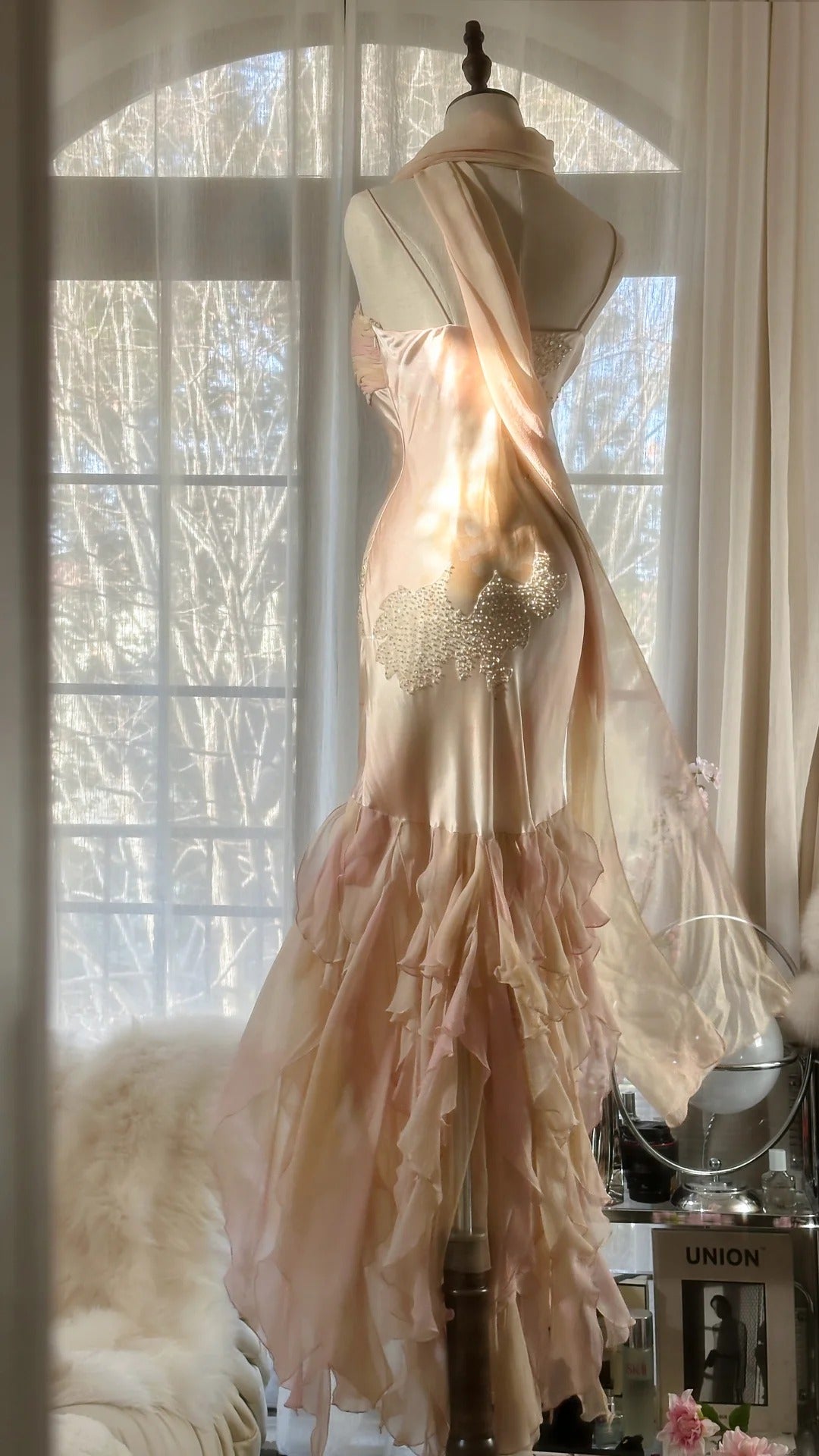 Light Pink Gorgeous Exquisite Beading Spaghetti Strap Long Chiffon Satin Ball Gown Evening Dress Birthday/Holiday Party Dress Prom Dress HZ1023