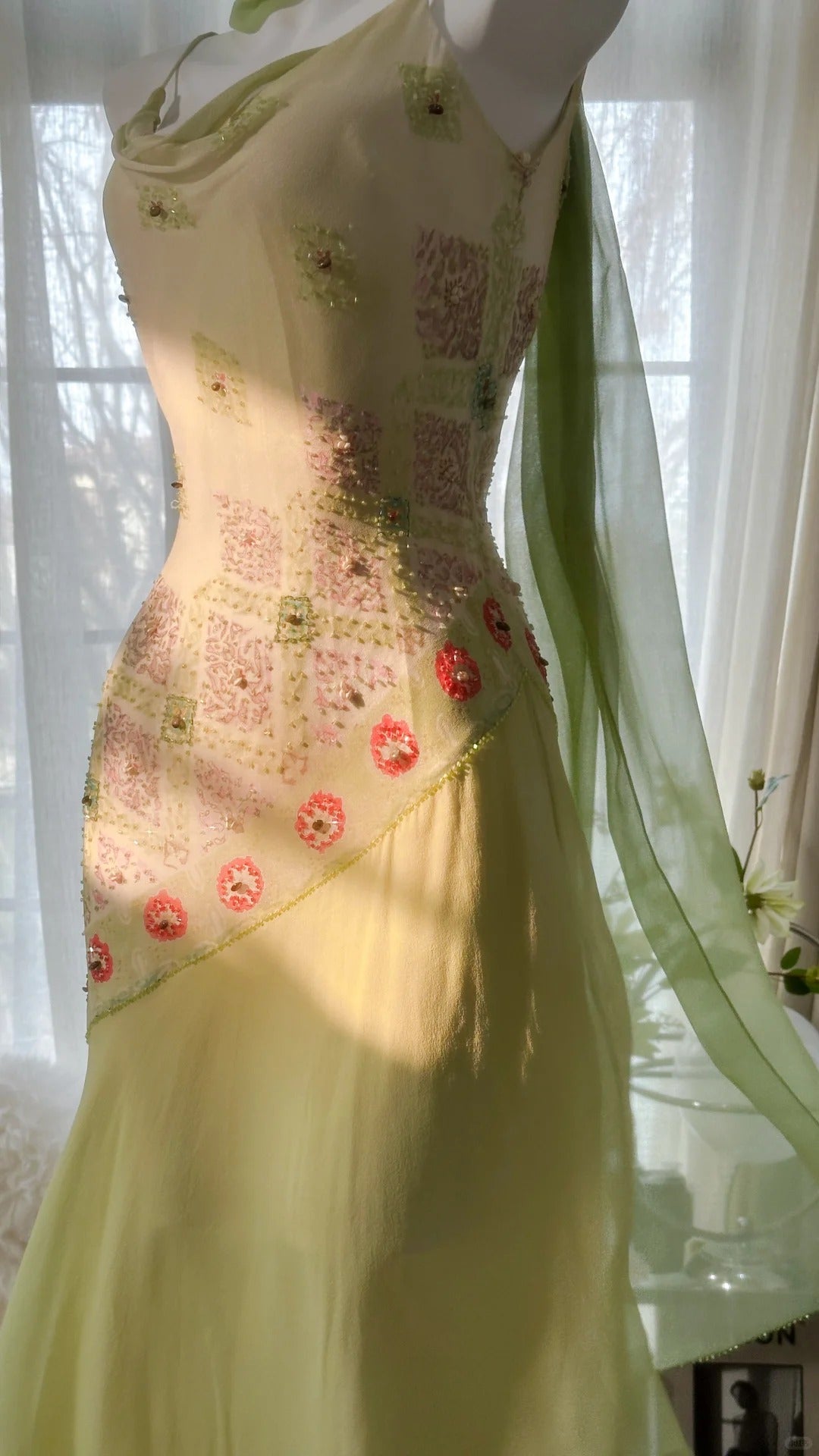 Green Elegant Romantic Delicate Floral Beading Spaghetti Strap Long Chiffon Homecoming Ball Gown Evening Dress Birthday/Wedding Guest/Holiday Party Dress Prom Dress HZ1023