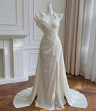 Chic Evening Attire for Upscale Occasions 1086