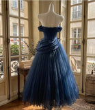 Luxurious Evening Apparel for Grand Events 1159