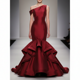 Luxurious Evening Apparel for Grand Events 1055